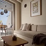 Yoma Cove Volímai