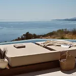 فيلة Yoma Cove *