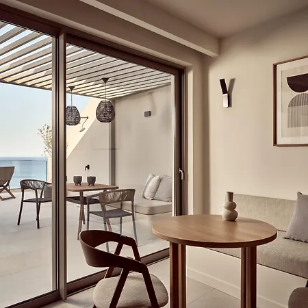 Yoma Cove Βολίμες