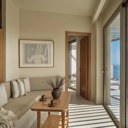 Yoma Cove * Βολίμες