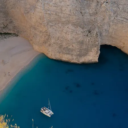 Yoma Cove Βολίμες
